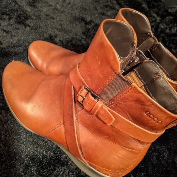 ECCO Women's Brown Leather Boots - Picture 4 of 4